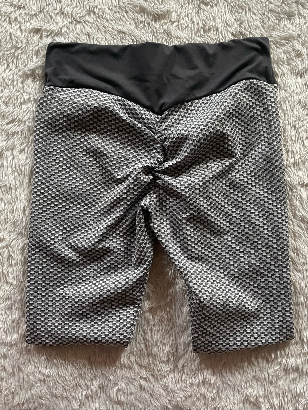 scrunched booty leggings